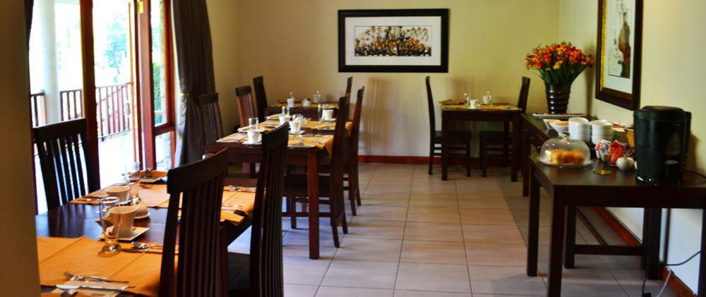 Riverwalk Bed And Breakfast Кларенс Экстерьер фото